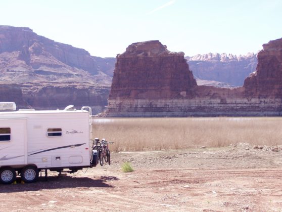 Utah. Powell Lake near the mountains